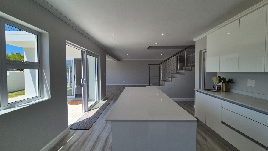 3 Bedroom Property for Sale in Country Club Western Cape